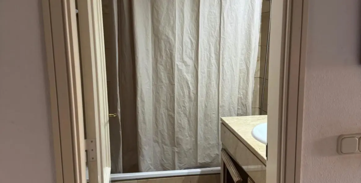 Sale of middle floor apartment in Puerto Banús 16