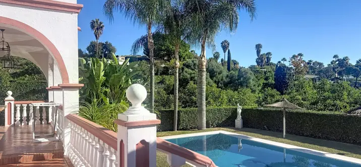 Продажа фермы в Estepona 0