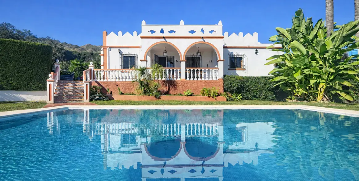 Продажа фермы в Estepona 2