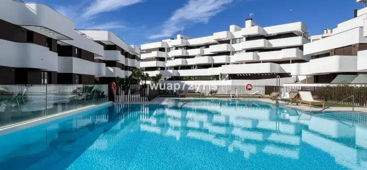 Продажа апартаментов на первом этаже в Estepona 0