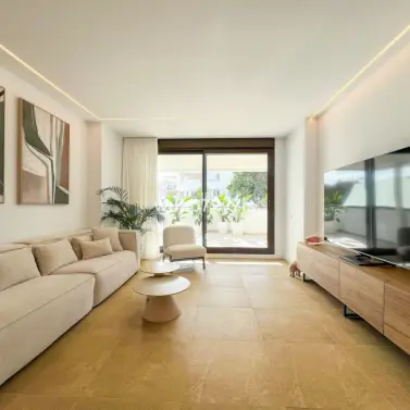 Продажа апартаментов на первом этаже в Estepona