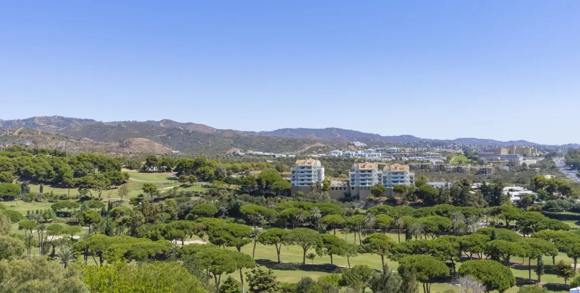 Продажа апартаментов на среднем этаже в Marbella 9