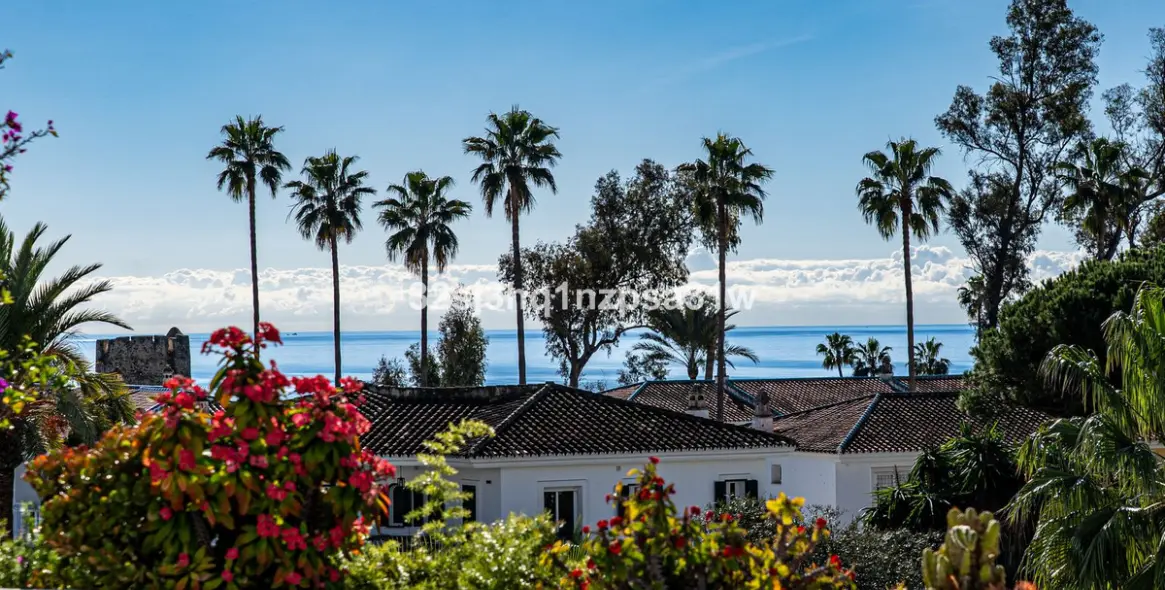 Продажа апартаментов на среднем этаже в Guadalmina Baja 2