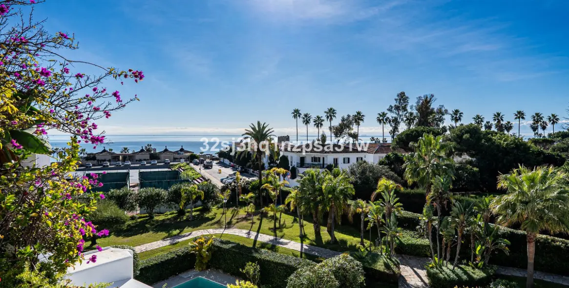 Продажа апартаментов на среднем этаже в Guadalmina Baja 3