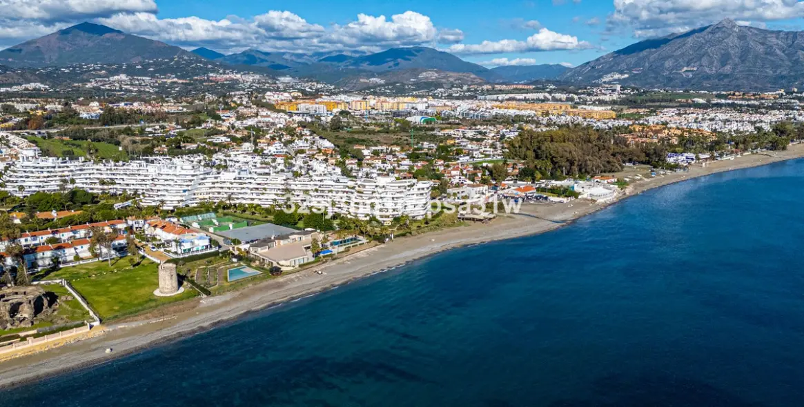 Продажа апартаментов на среднем этаже в Guadalmina Baja 19