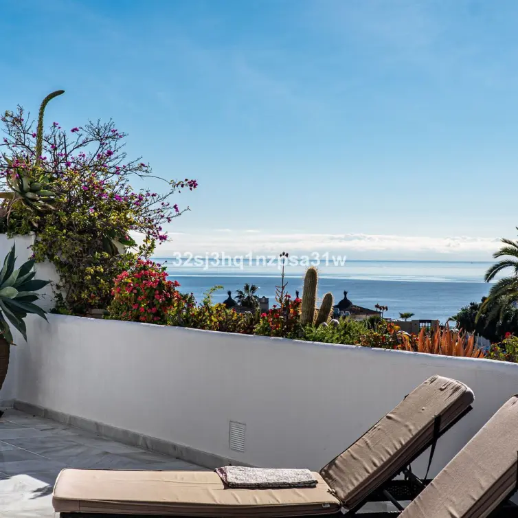 Sale of middle floor apartment in Guadalmina Baja