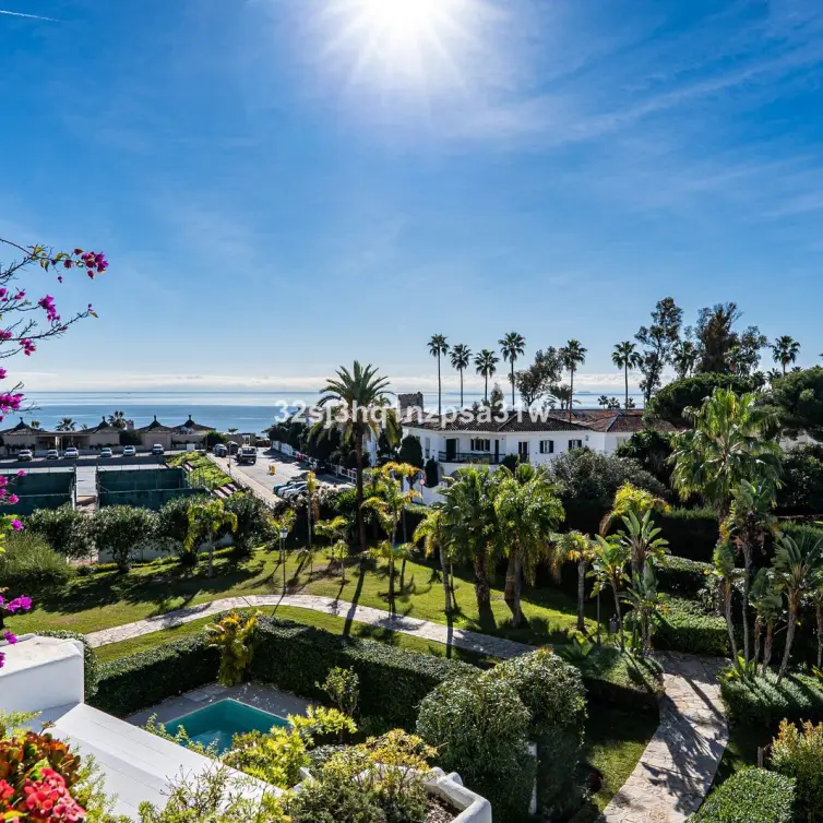 Sale of middle floor apartment in Guadalmina Baja
