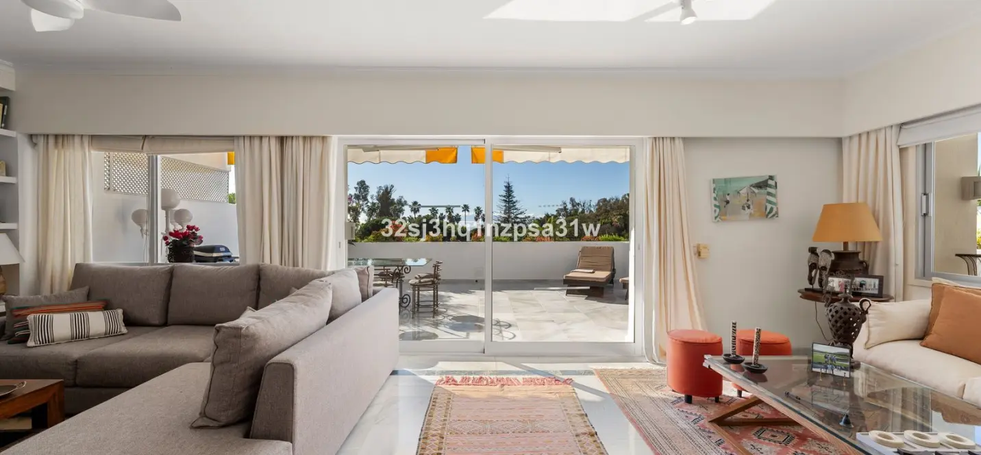 Sale of middle floor apartment in Guadalmina Baja 4