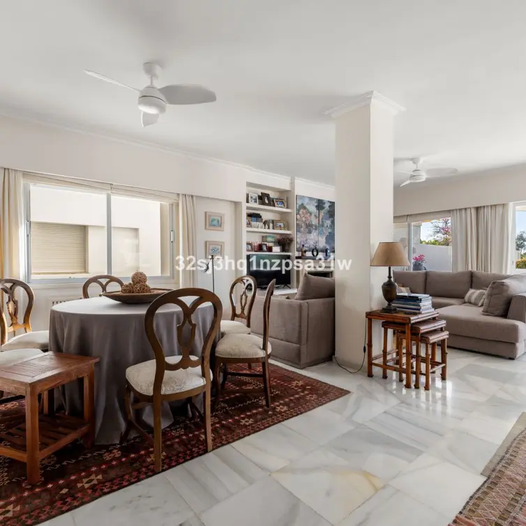 Sale of middle floor apartment in Guadalmina Baja