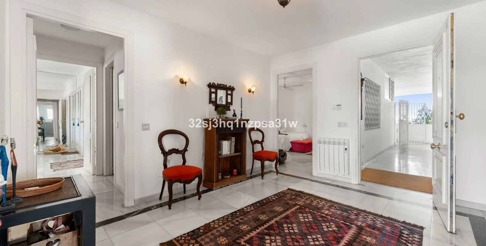 Sale of middle floor apartment in Guadalmina Baja 8