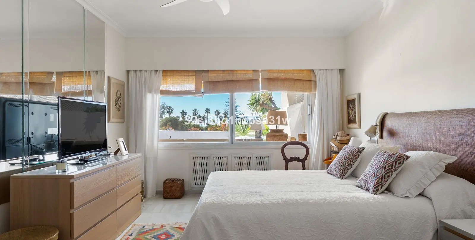 Sale of middle floor apartment in Guadalmina Baja 10