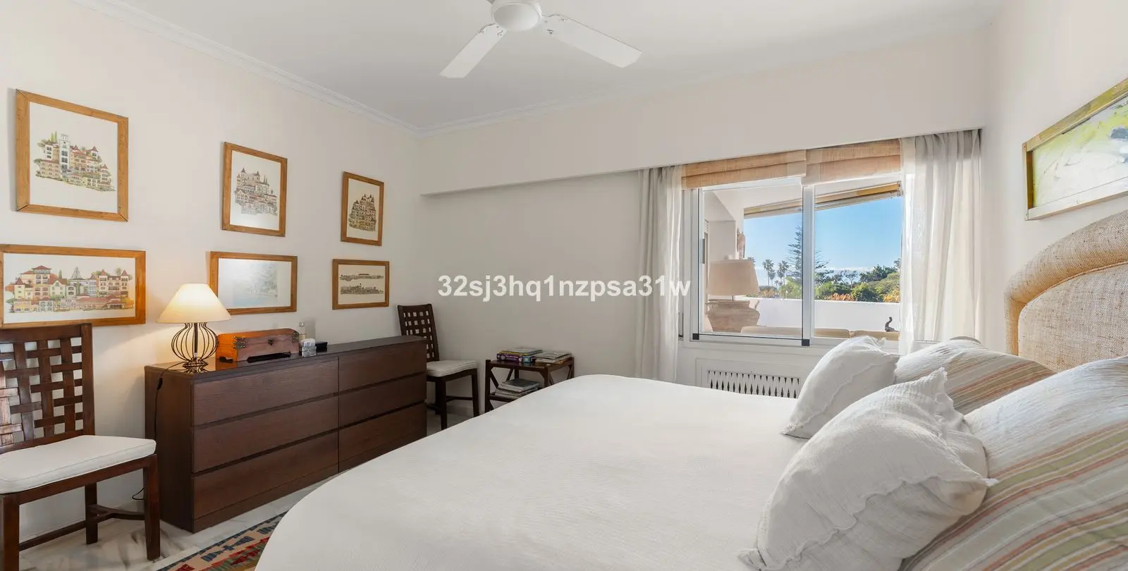 Sale of middle floor apartment in Guadalmina Baja 11