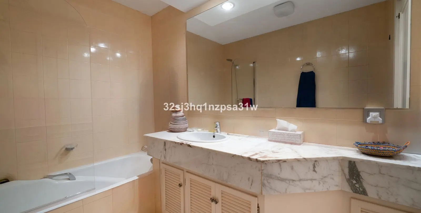 Sale of middle floor apartment in Guadalmina Baja 13