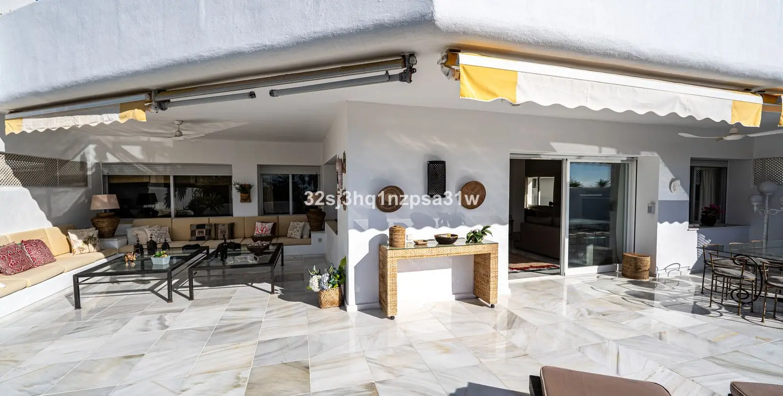 Sale of middle floor apartment in Guadalmina Baja 16