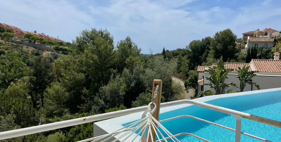 Продажа  отдельно стоящей виллы в Elviria 3