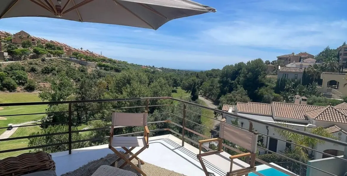 Продажа  отдельно стоящей виллы в Elviria 5