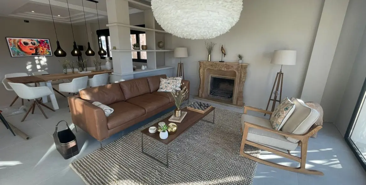 Продажа  отдельно стоящей виллы в Elviria 13