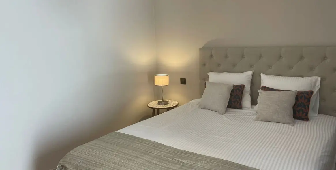 Продажа  отдельно стоящей виллы в Elviria 20