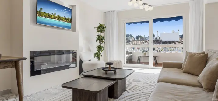 Alquiler a corto plazo de apartamento en planta media en Nueva Andalucía 1