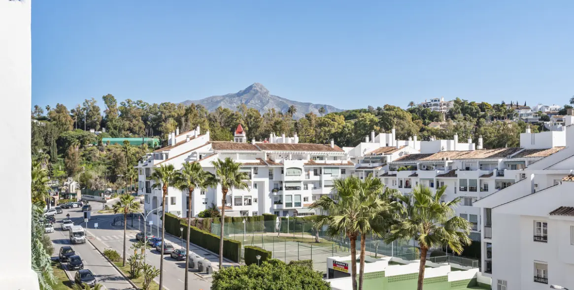 Краткосрочная аренда апартаментов на среднем этаже в Nueva Andalucía 17