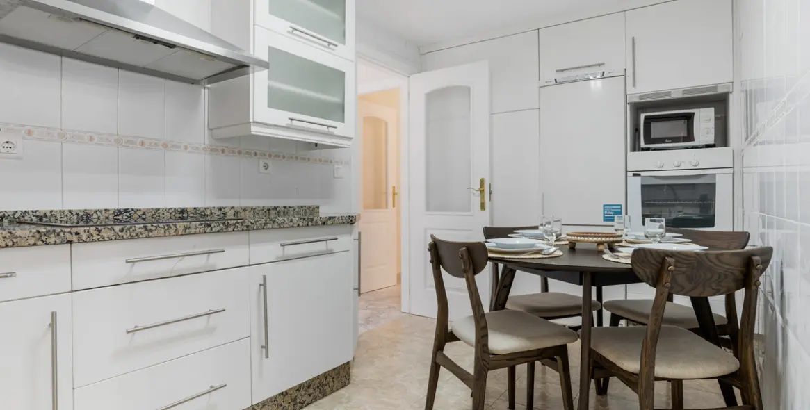 Краткосрочная аренда апартаментов на среднем этаже в Nueva Andalucía 28