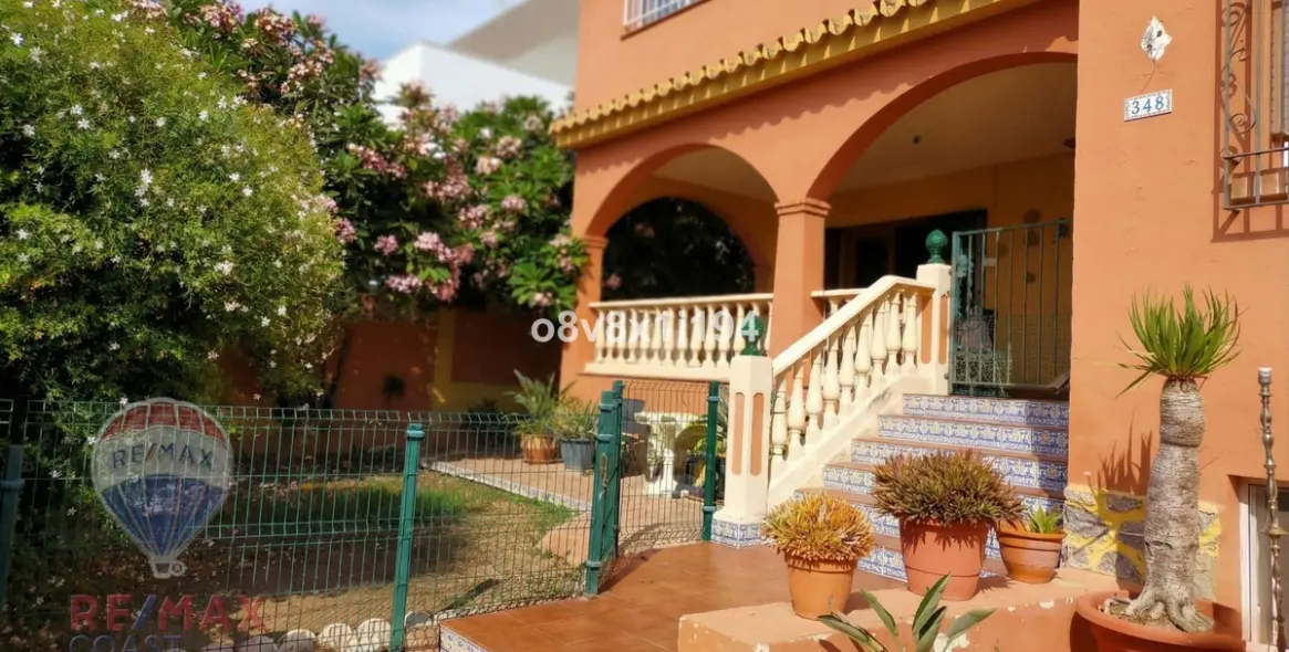 Продажа  отдельно стоящей виллы в Cotomar 5