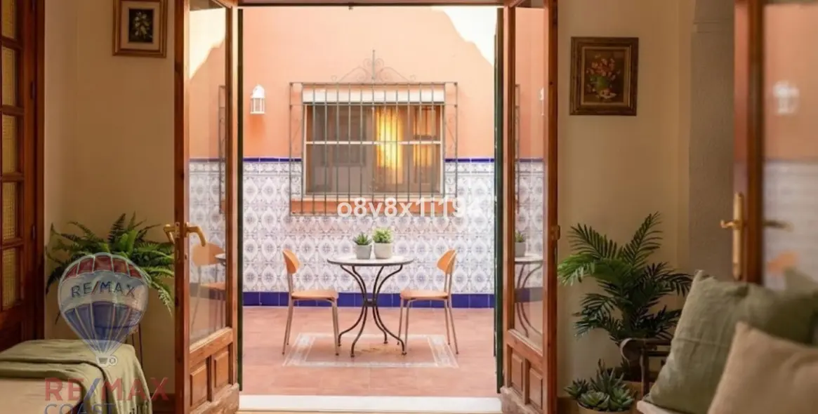 Продажа  отдельно стоящей виллы в Cotomar 6