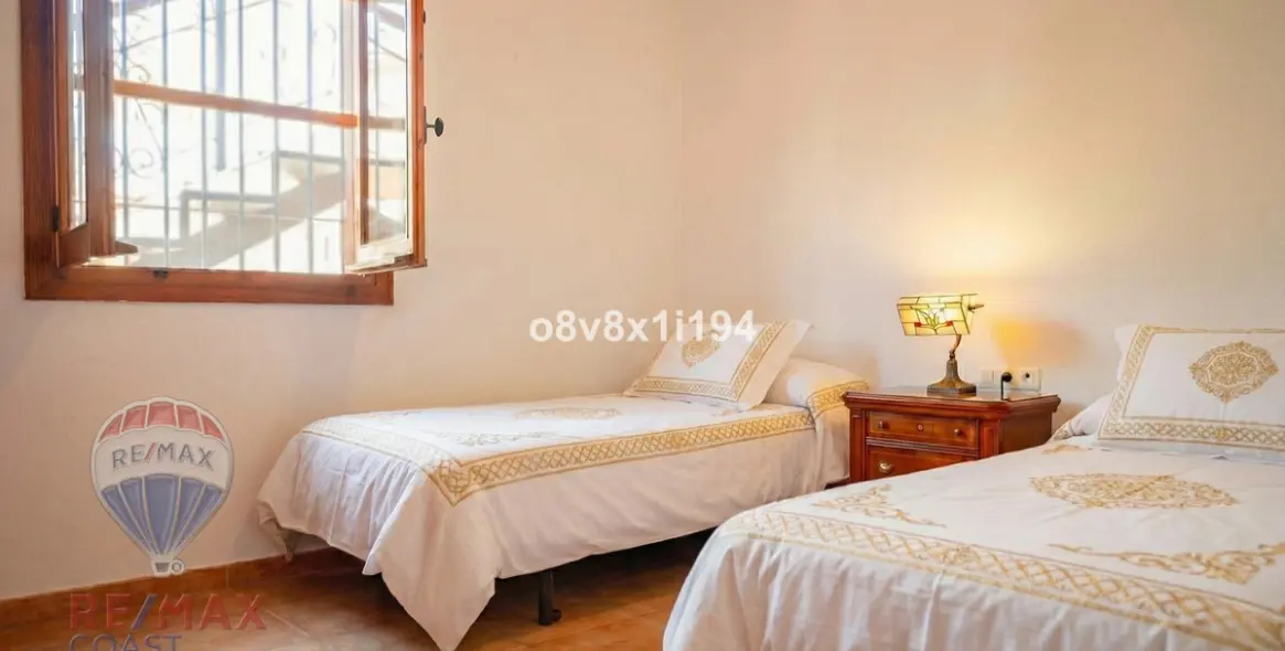 Продажа  отдельно стоящей виллы в Cotomar 11