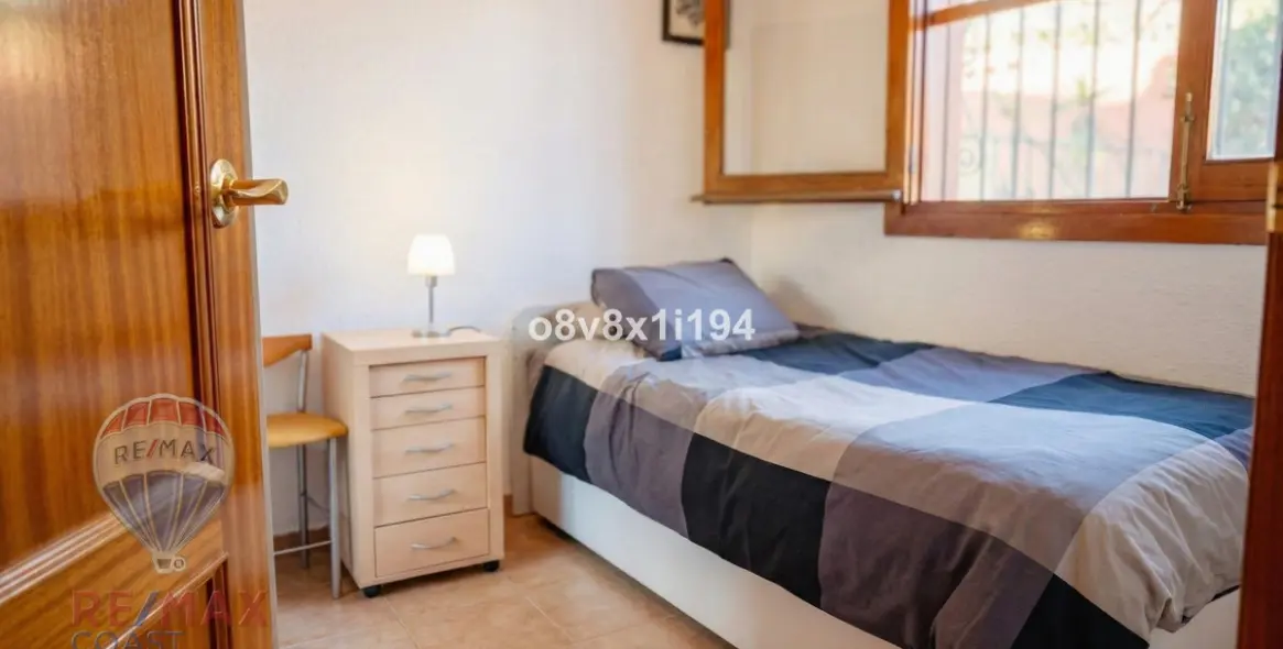 Продажа  отдельно стоящей виллы в Cotomar 12