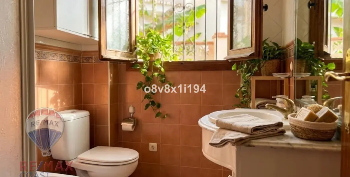 Продажа  отдельно стоящей виллы в Cotomar 18