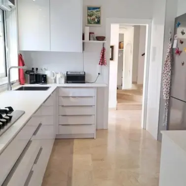 Продажа дома на две семьи в Estepona