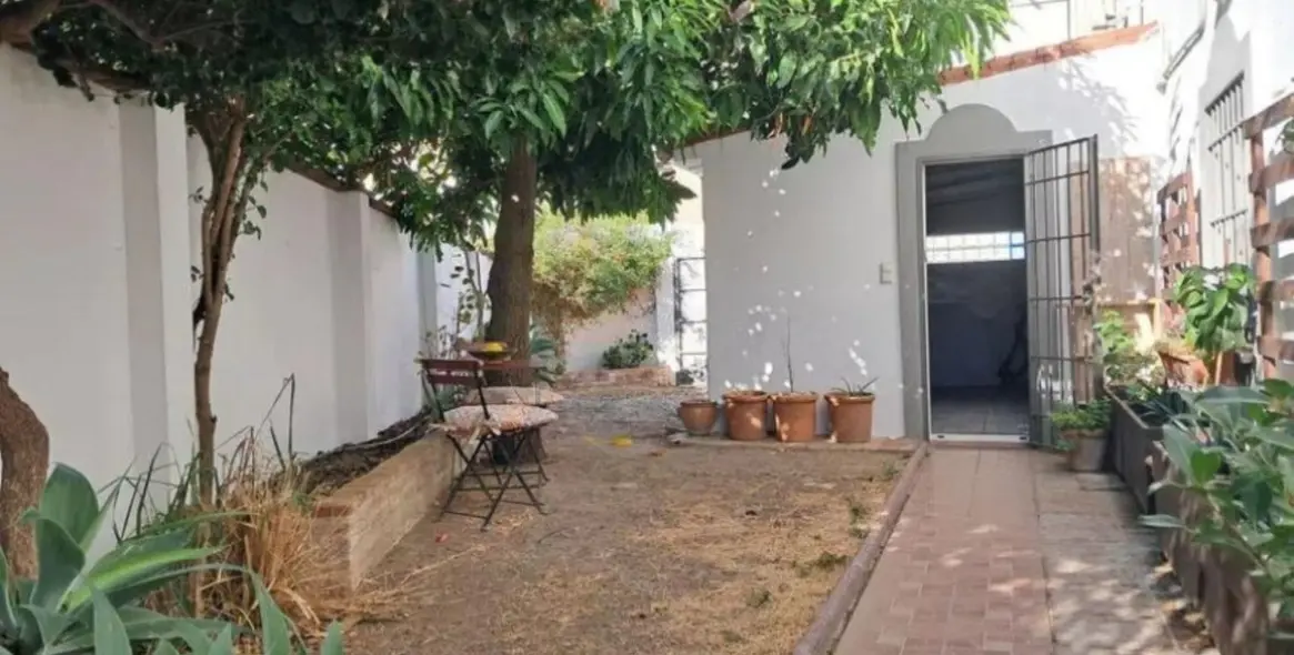 Продажа дома на две семьи в Estepona 4