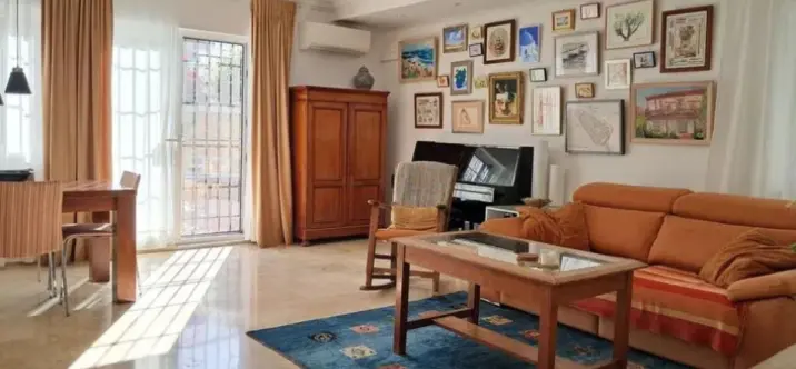 Продажа дома на две семьи в Estepona 4