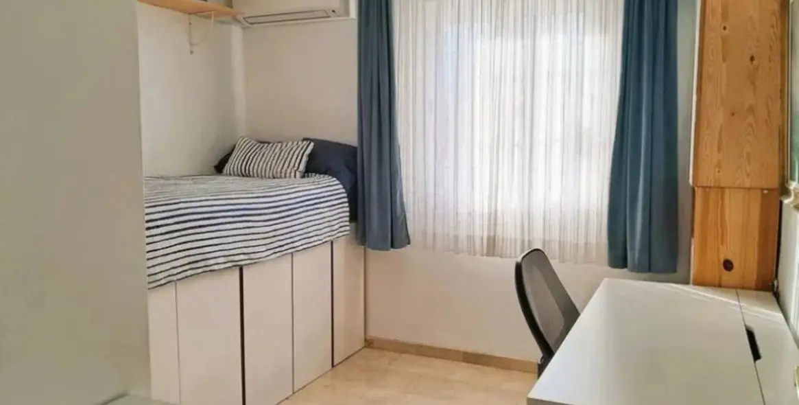 Продажа дома на две семьи в Estepona 16