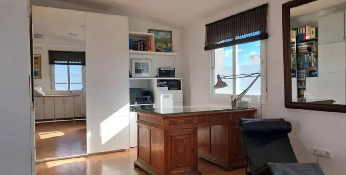 Продажа дома на две семьи в Estepona 23