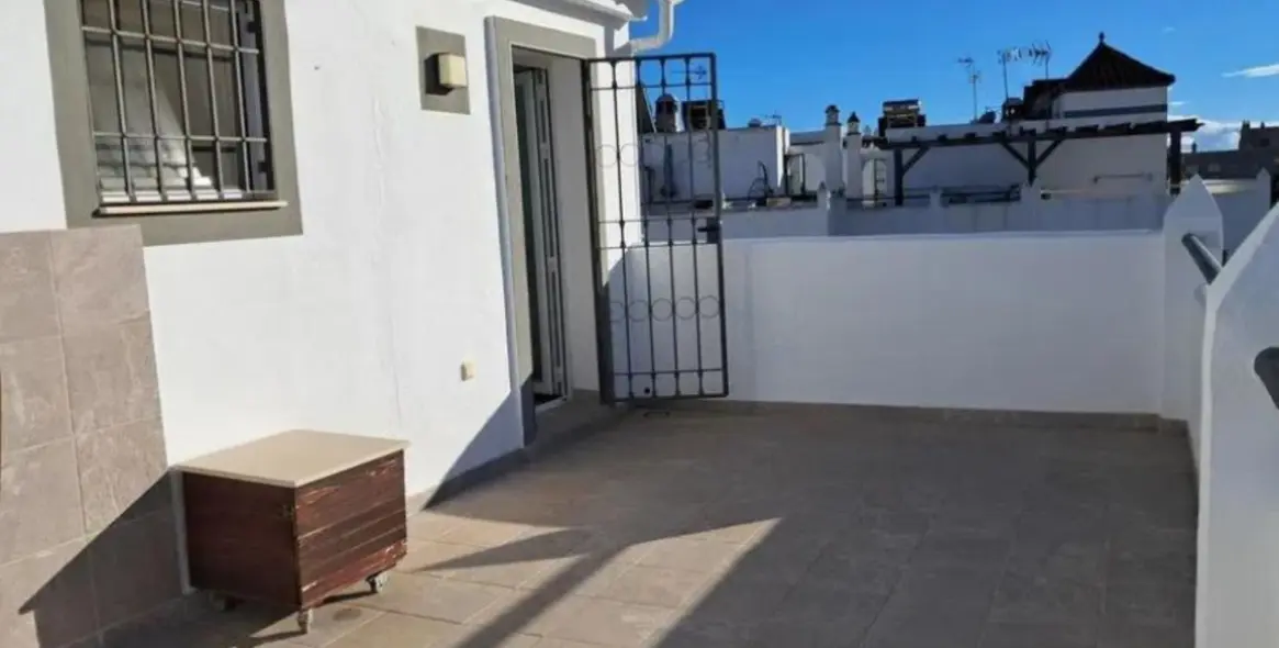 Продажа дома на две семьи в Estepona 25