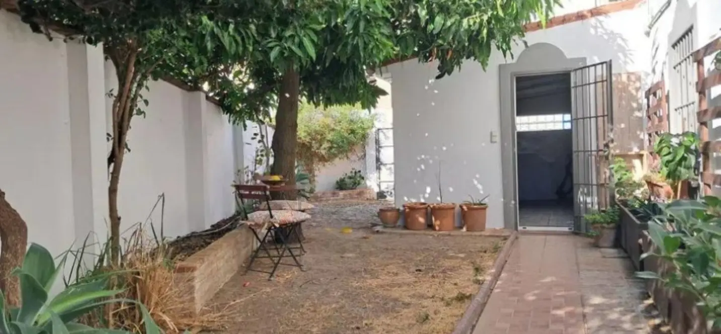 Продажа дома на две семьи в Estepona 3