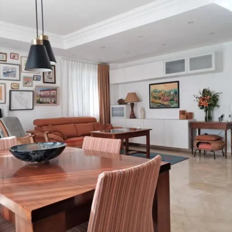 Продажа дома на две семьи в Estepona