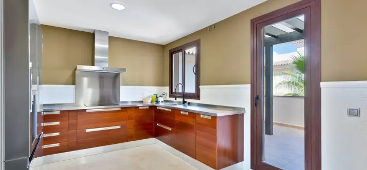 Продажа пентхауса в Nueva Andalucía 2