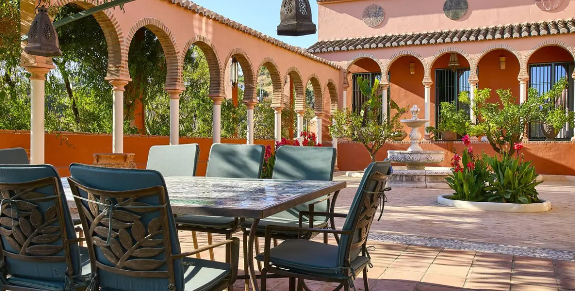 Продажа финки в Comares 11