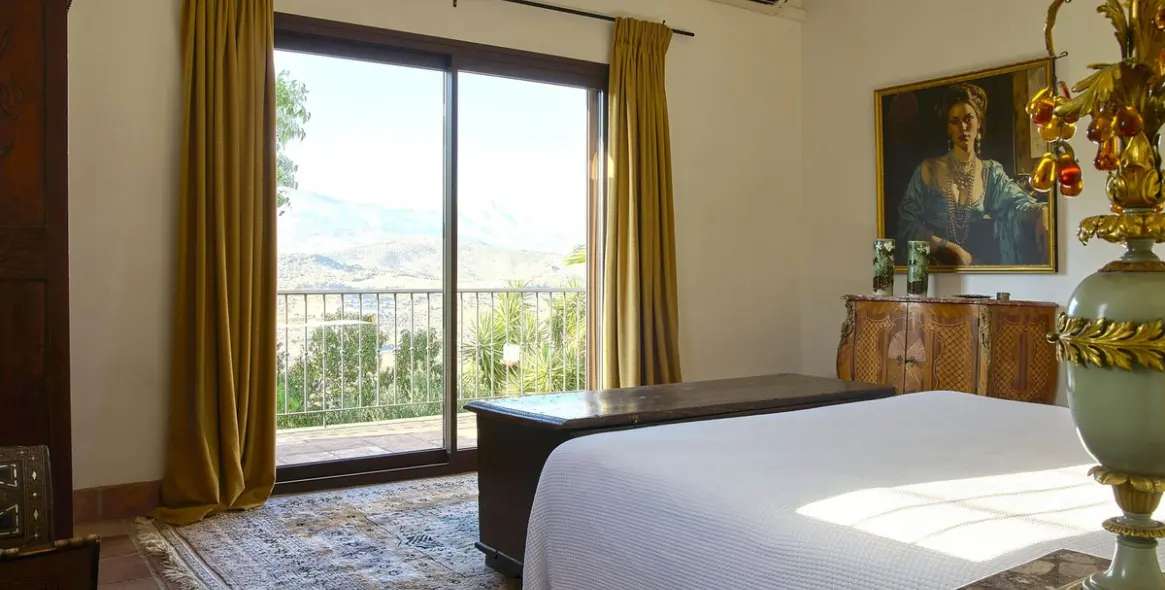 Продажа финки в Comares 61