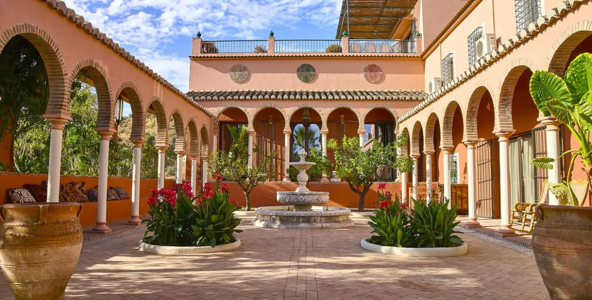 Продажа финки в Comares 77