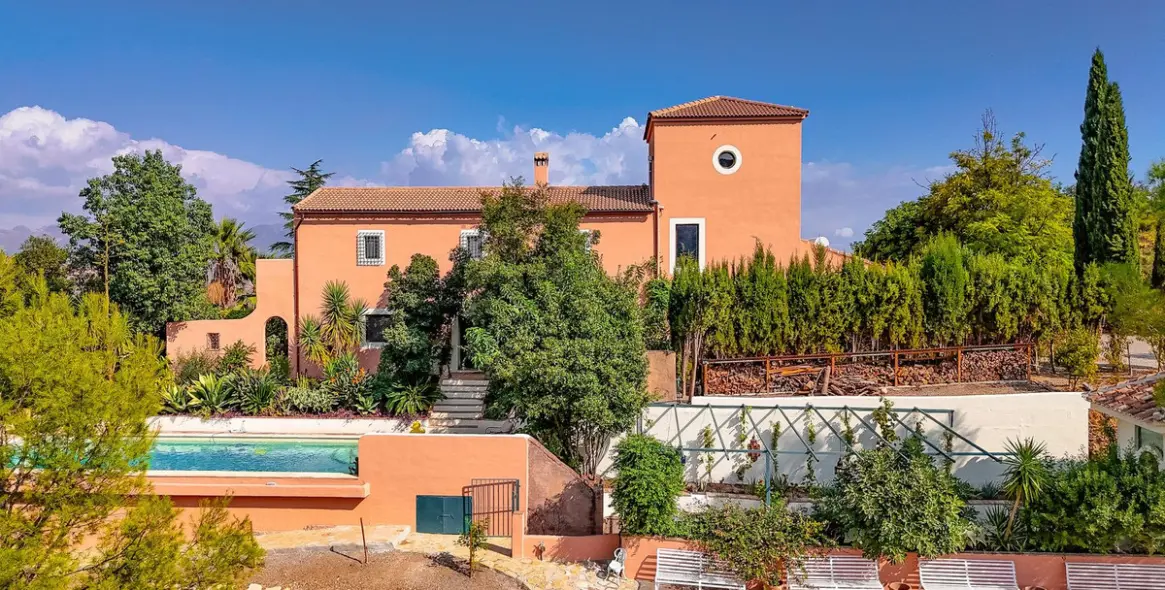 Продажа финки в Comares 79