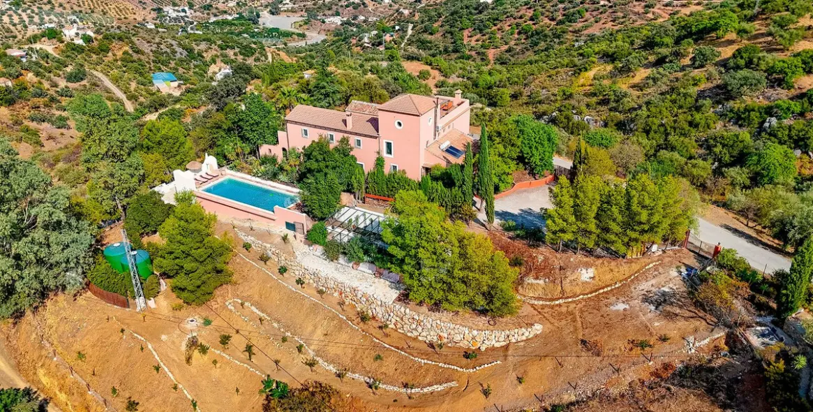 Продажа финки в Comares 80