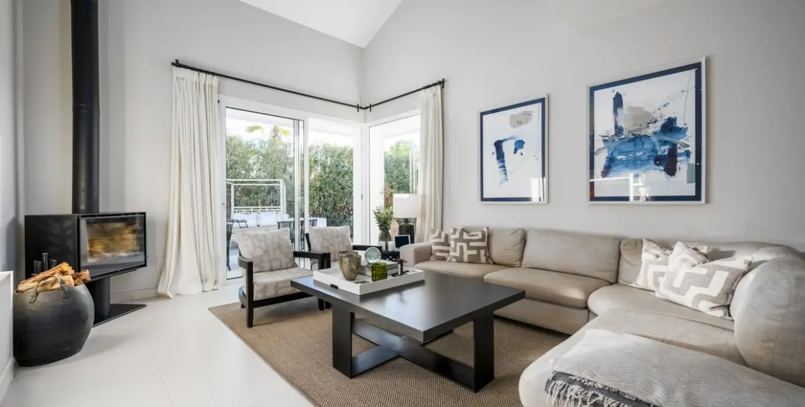 Продажа  отдельно стоящей виллы в Nueva Andalucía 6