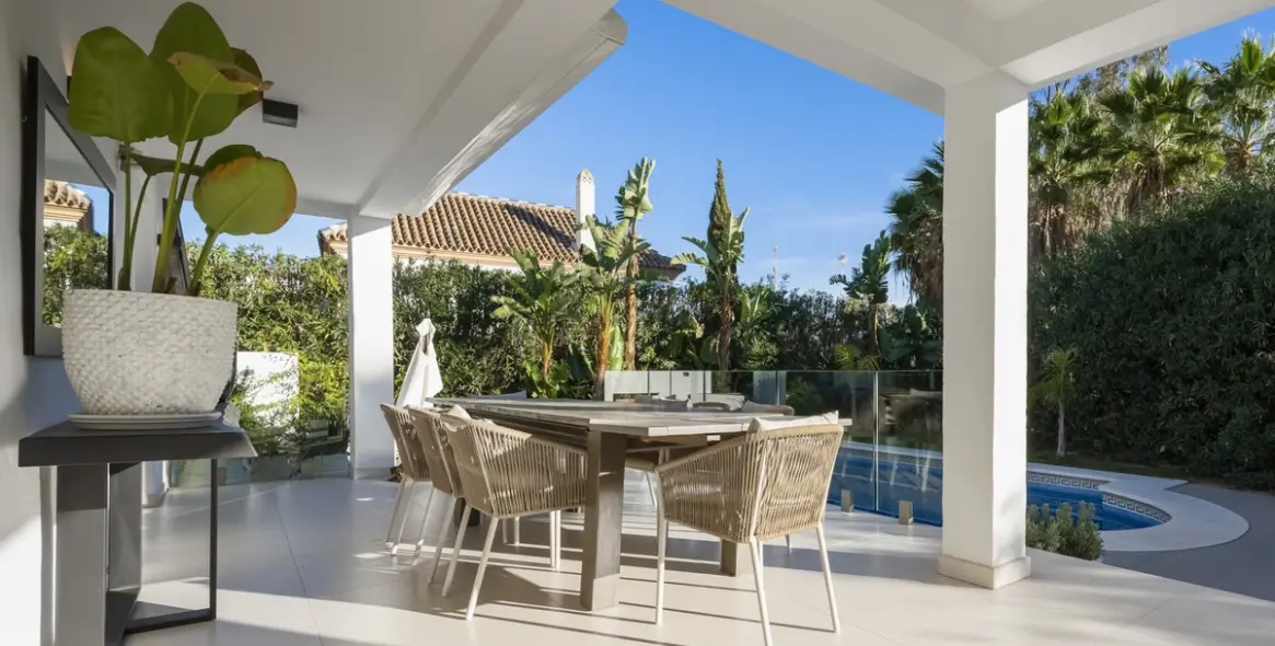 Продажа  отдельно стоящей виллы в Nueva Andalucía 9