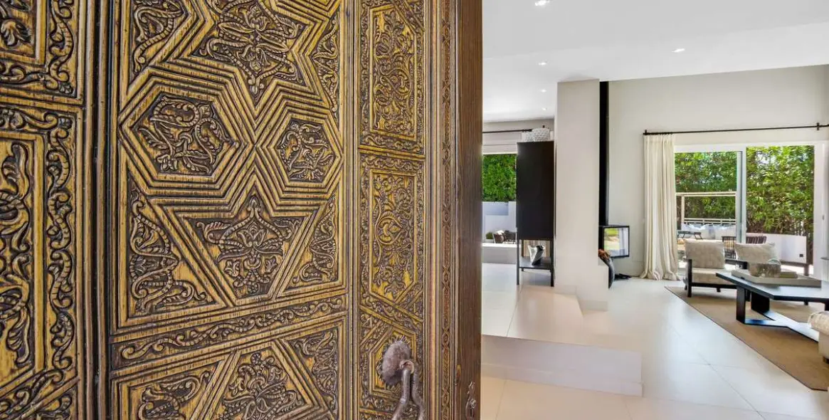 Продажа  отдельно стоящей виллы в Nueva Andalucía 11