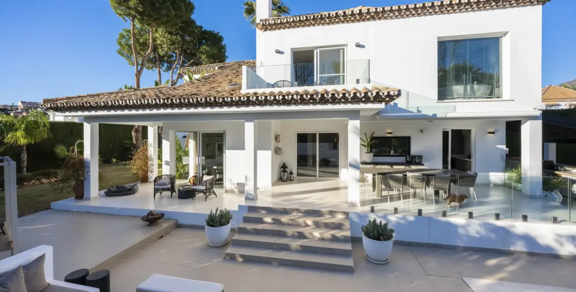 Продажа  отдельно стоящей виллы в Nueva Andalucía 15