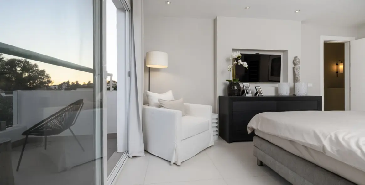 Продажа  отдельно стоящей виллы в Nueva Andalucía 20