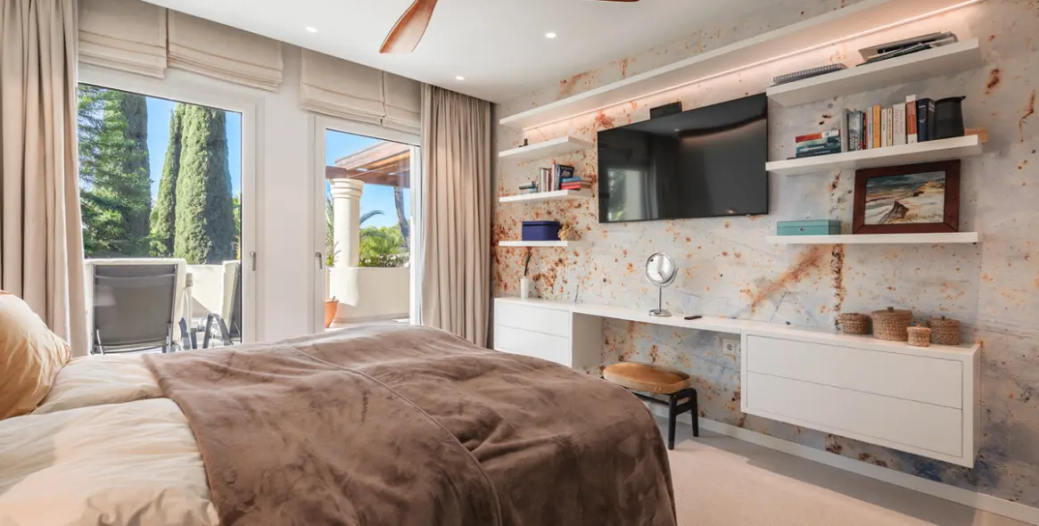 Продажа двухуровневого пентхауса в Nueva Andalucía 12